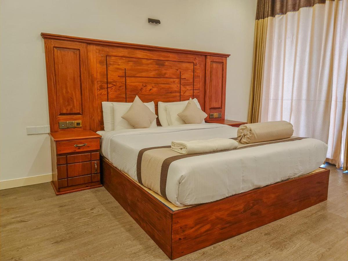 Top Rich Hotel Nuwara Eliya Buitenkant foto